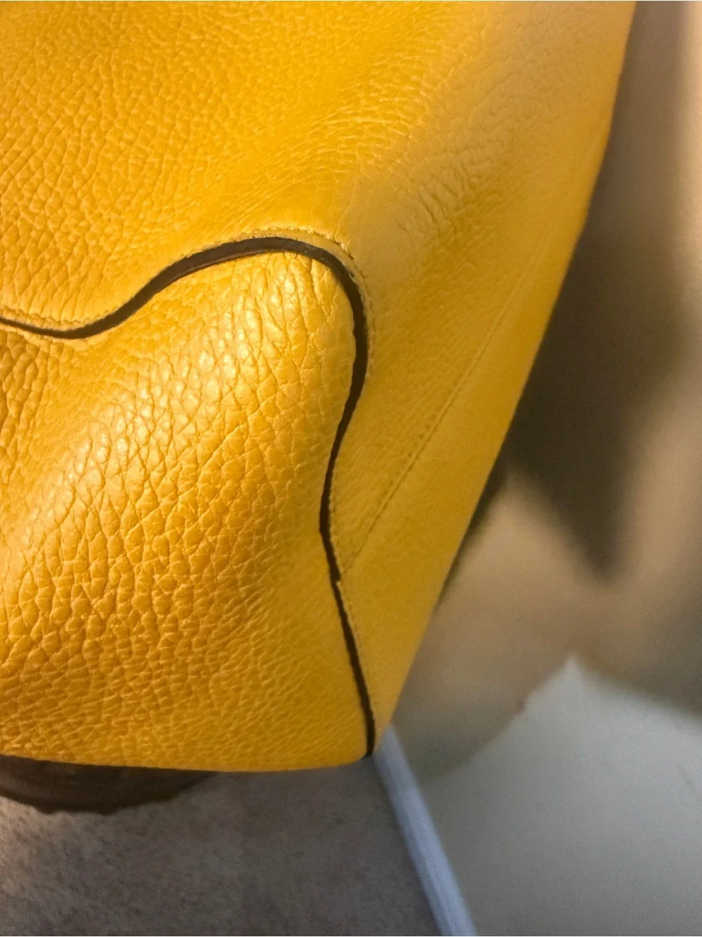 Gucci Large Swing Tote Yellow Pebbled Leather Made in Italy Authentic - Picture 4 of 15
